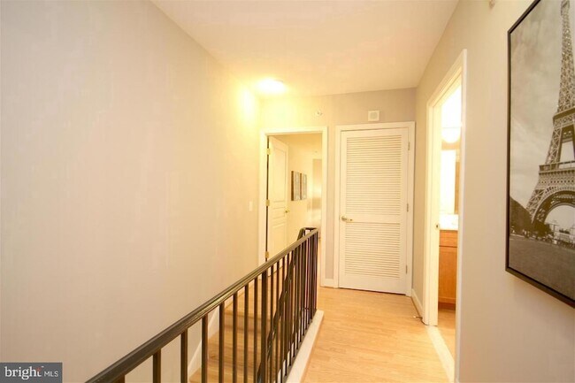 Building Photo - 616 E Street NW Unit 246