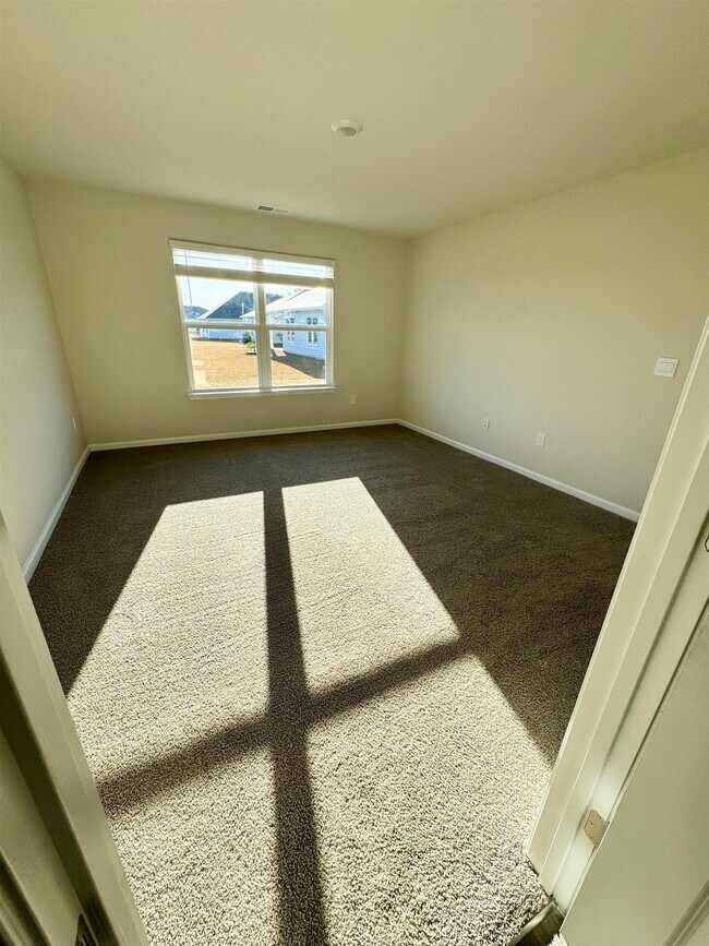 Building Photo - 141 Bud Dr