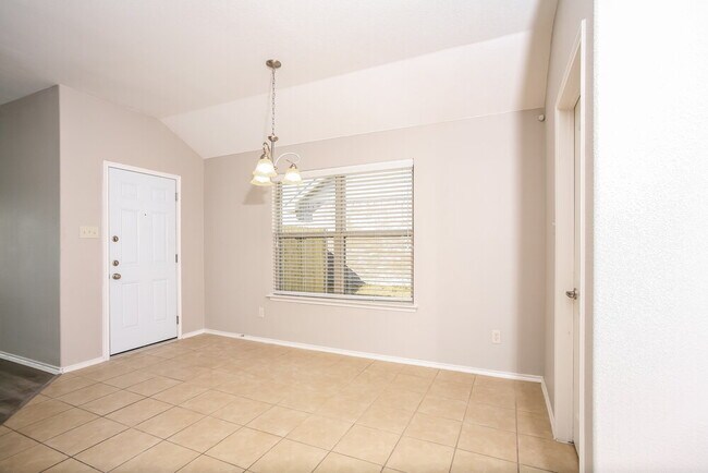 Building Photo - 3013 Melrose Dr