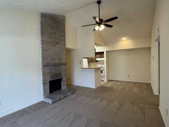 Building Photo - 9213 Imogene St
