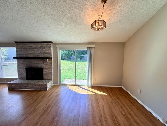 Building Photo - Large Lot; Fenced Backyard; No HOA