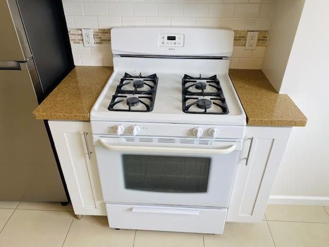 Building Photo - 550 43rd Ave