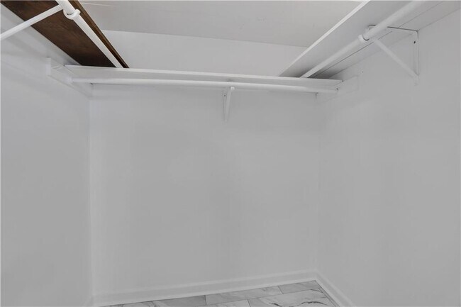 Building Photo - 4684 Ben Hill Dr