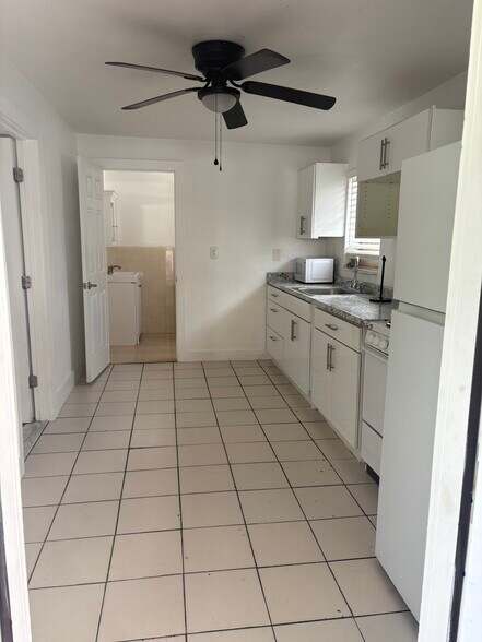 Building Photo - 10310 SW 34th St