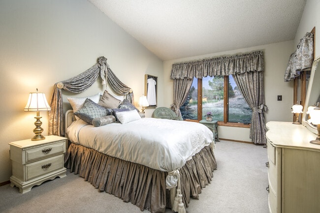 Building Photo - Breathtaking Three Bedroom Townhouse In The Pinery On The Golf Course