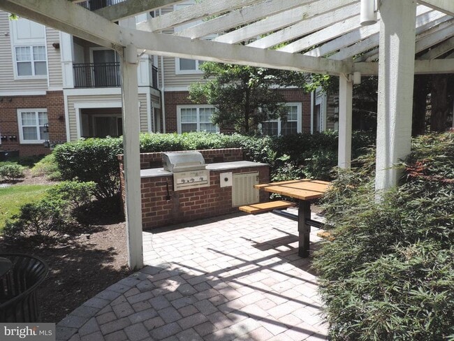 Building Photo - 12941 Centre Park Cir