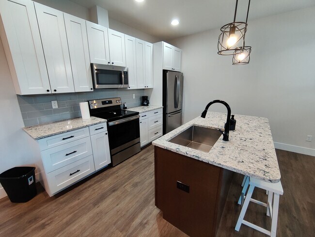 Building Photo - 1205 Fuller St