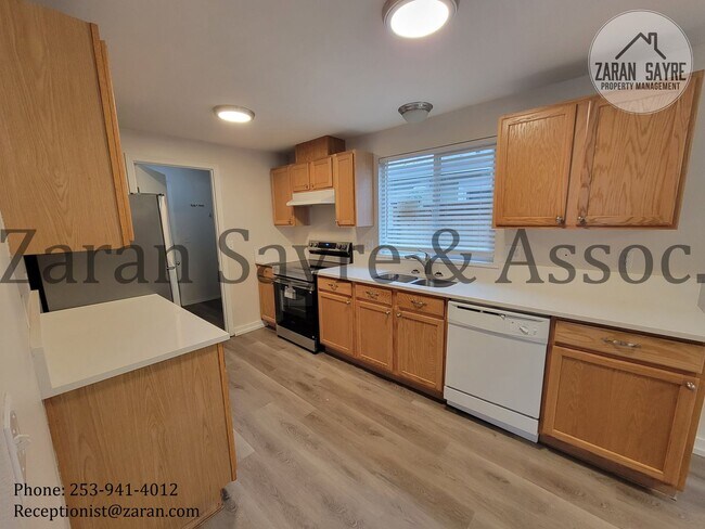 Building Photo - 2805 9th St SE