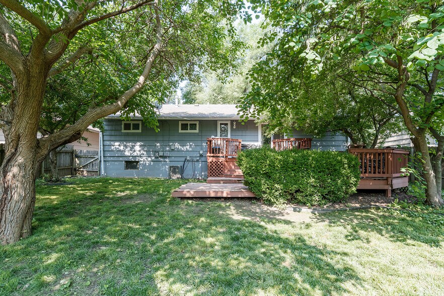 Building Photo - 6133 Catalina Street