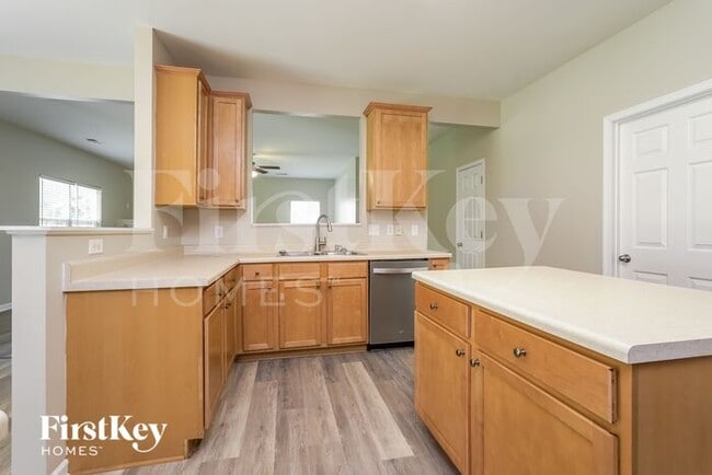 Building Photo - 5313 Silverbrook Dr