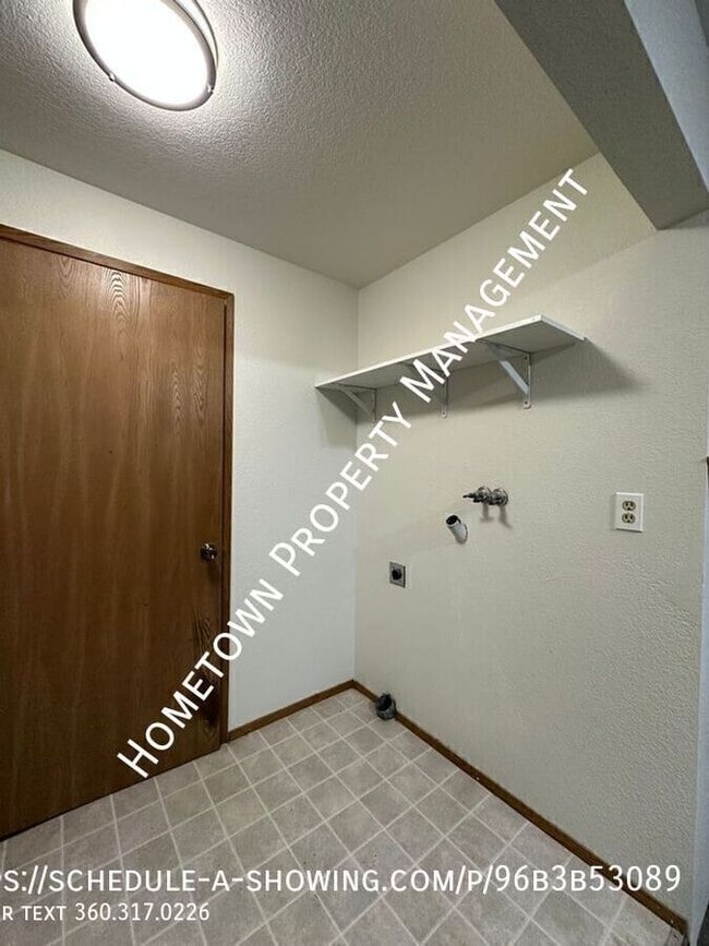 Building Photo - 1606 Sulky Dr SE