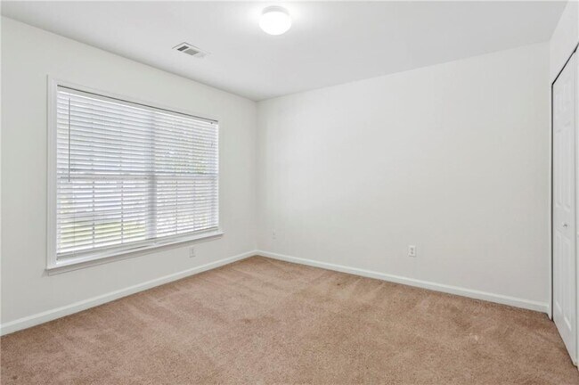 Building Photo - 952 Mill Creek Ave