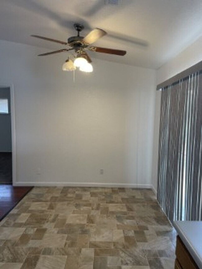 Building Photo - 3505 Mockingbird Dr