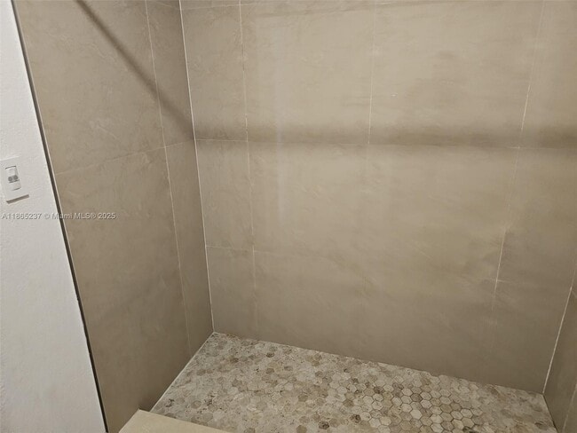 Building Photo - 651 SW 66th Ave