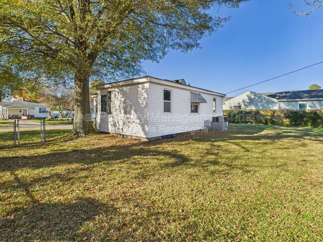 Building Photo - 8000 Diggs Rd