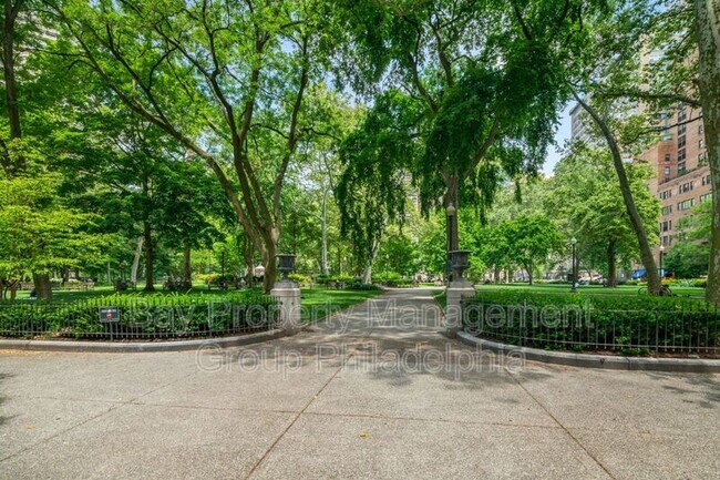 Building Photo - 1810 Rittenhouse Square