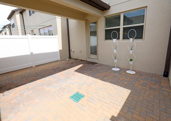 Building Photo - 5151 Caspian St