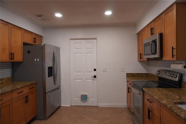 Building Photo - 401 Palm Springs Dr