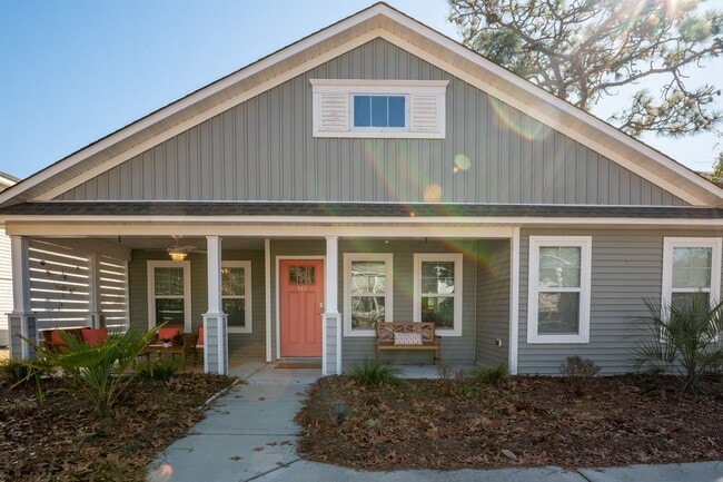 Building Photo - Seashell Cove @ 148 NE 13th St