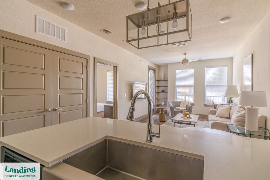 Building Photo - 300 Enclave Dr