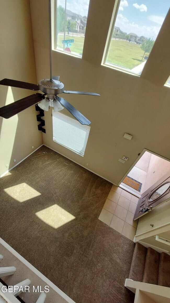 Building Photo - 14235 Russ Leach Ave