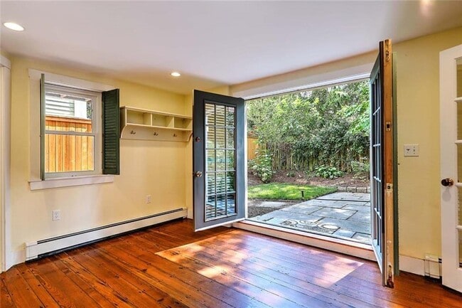 Building Photo - 135 Williams St