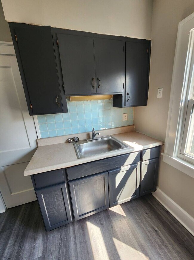 Building Photo - 2793 E 125th St