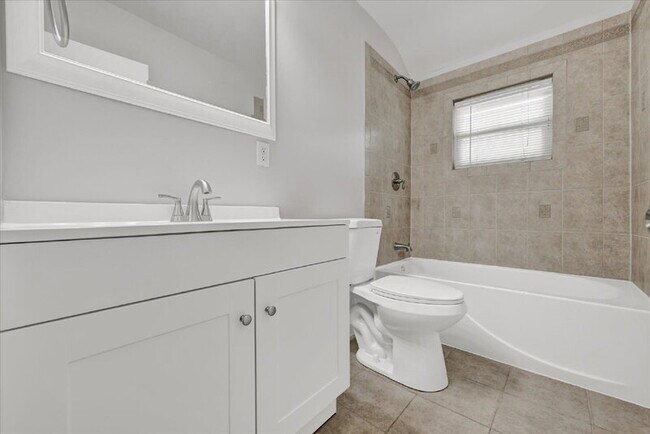 Building Photo - 8611 Ellen Ct