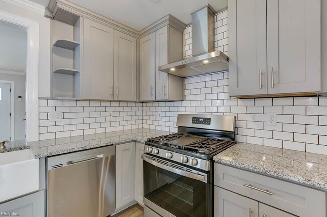 Building Photo - 1405 Baychester Ave