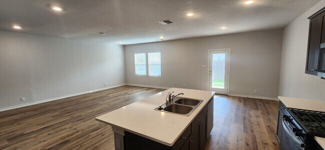 Building Photo - CYPRESS TRAILS OFF PRUE RD - 4-bedroom rental home!