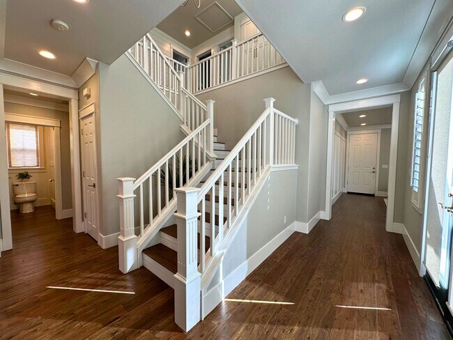 Building Photo - Stunning 4 Bedroom, 2.5 Bath Lawrence Ranch Home With Solar