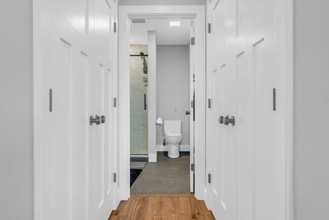 Building Photo - 1721 Centre St