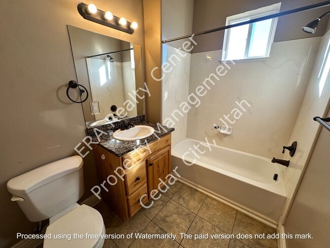 Building Photo - 576 W 1045 N