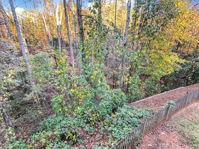 Building Photo - Fantastic 3 BR/2.5 BA Traditional on Full Unfinished Basement in Austell!