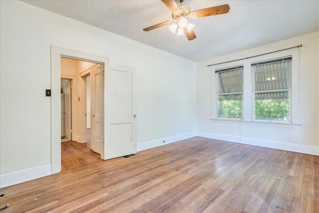 Building Photo - 1103 W 22nd St