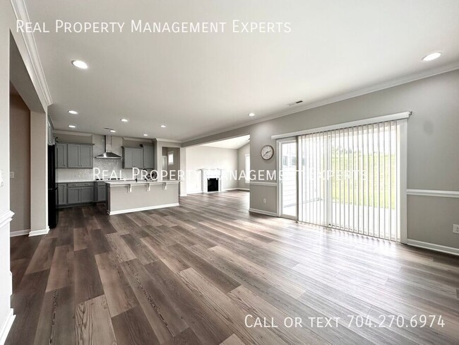 Building Photo - 6511 Wildbrook Dr