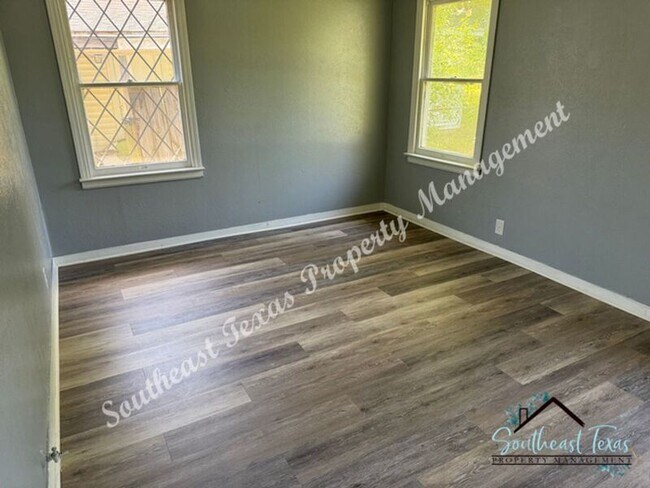 Building Photo - 3841 Canal Ave