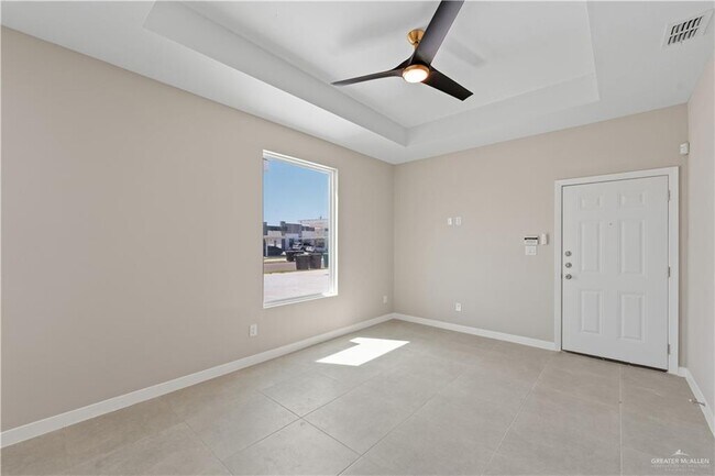 Building Photo - 12 Campeche Dr