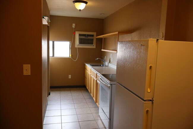 Building Photo - 9250 E Joy Ave