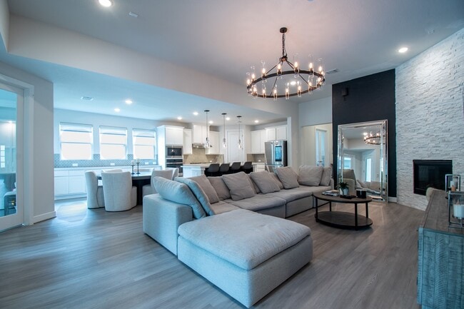 Building Photo - 16 Mariposa Wds Dr