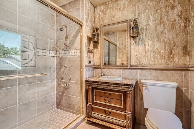 Building Photo - Stunning Home by Arapahoe Lake