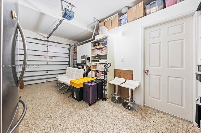 Building Photo - 6933 NW 104th Ct