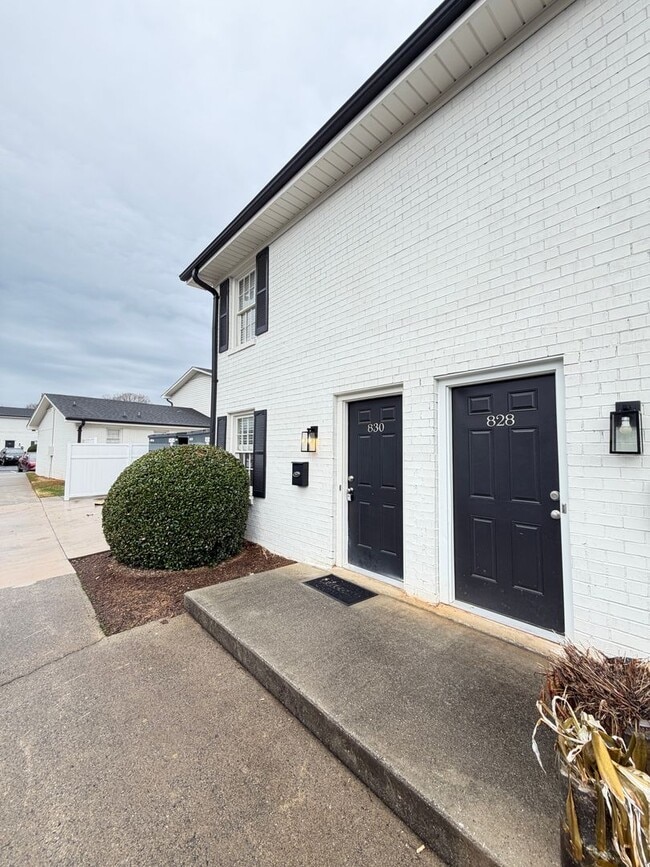 Building Photo - 1 Block from Downtown Kannapolis