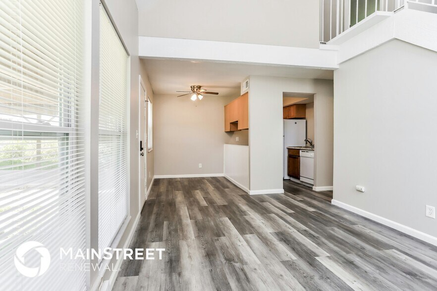 Building Photo - 448 Far Hill Dr