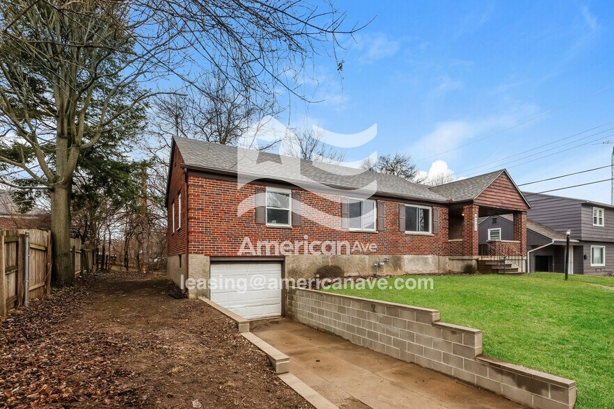 Building Photo - 4311 Winona Ave