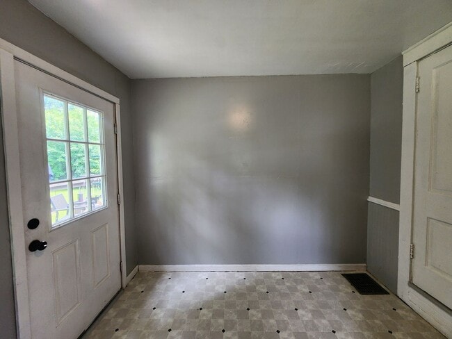 Building Photo - 517 N 14th St