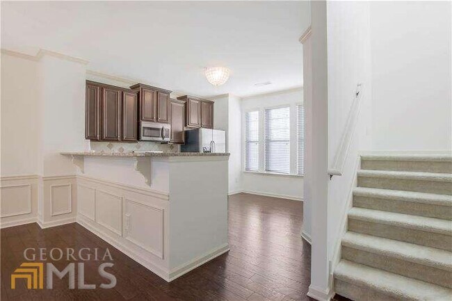 Building Photo - 3382 Vintage Cir SE