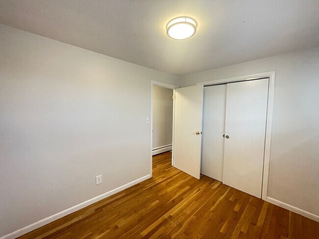 Building Photo - 457 Merrimack St