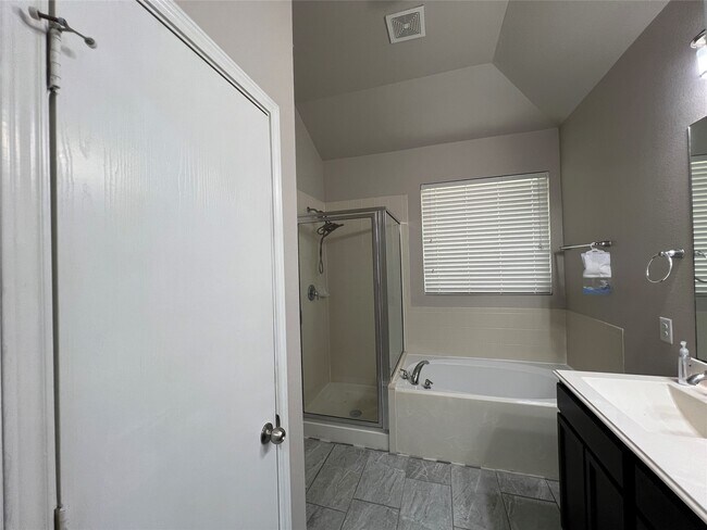 Building Photo - 11418 Barbican Court