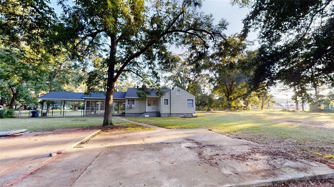 Building Photo - 3881 Gober Rd